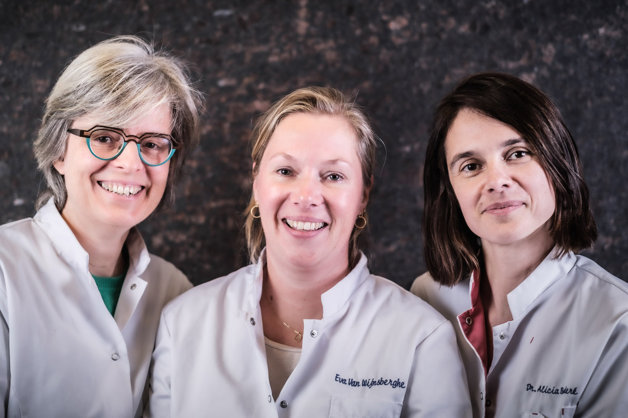 Dr Nathalie Deroo, Eva Van Wijnsberghe en Dr Alicia Borderé